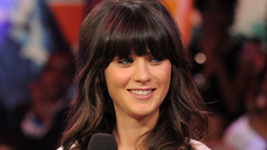 Woman faces zooey deschanel
