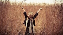 Woman fields scarfs brunettes