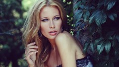 Woman Garden blondes lip gloss