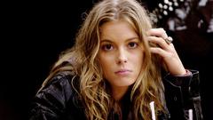 Woman gillian jacobs