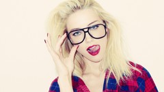 Woman glasses blondes amber heard