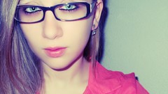 Woman glasses blondes green eyes