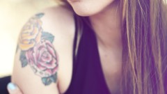 Woman glasses tattoos