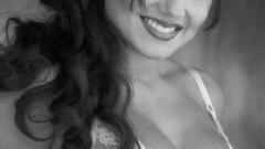 Woman grayscale monochrome Geri