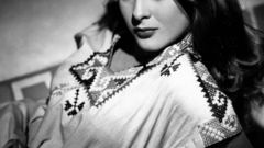 Woman grayscale non nudes