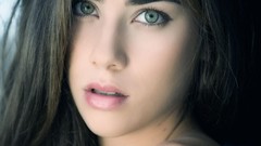 Woman green eyes brunettes