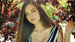 Woman green eyes brunettes models