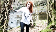Woman green eyes redheads pale skin girls in nature Lass-model 