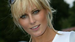 Woman Grid Girls blondes