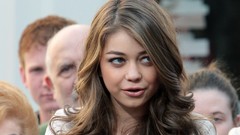 Woman grove Actress sarah hyland