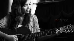 Woman guitars asians Viet Nam