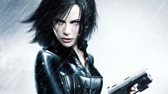 Woman Guns blue eyes