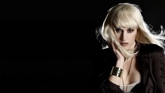Woman gwen stefani blondes singers bangs