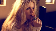 Woman hands blondes nasty hands on legs gal