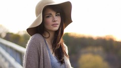 Woman hats faces blondes brunettes