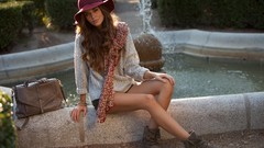 Woman hats faces legs models clara alonso