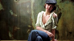 Woman hats Maggie Gyllenhaal Actress