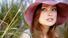 Woman hats Olivia Wilde faces