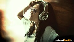 Woman headphones listening Skullcandy