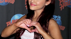 Woman Hearts Celebrity smiling brunettes ariana grande