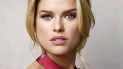 Woman heterochromia alice eve