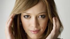 Woman Hilary Duff