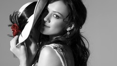 Woman Hilary Duff brunettes