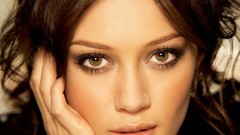 Woman Hilary Duff brunettes