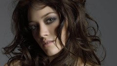 Woman Hilary Duff faces