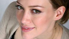 Woman Hilary Duff faces