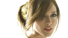 Woman Hilary Duff faces