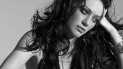 Woman Hilary Duff monochrome