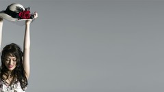 Woman Hilary Duff widescreen multiscreen