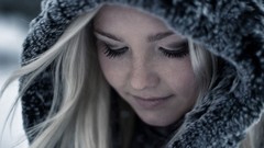 Woman hoodies blondes