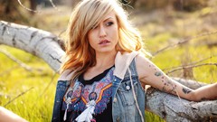 Woman jeans faces blondes tattoos piercings Lauren Taylor 