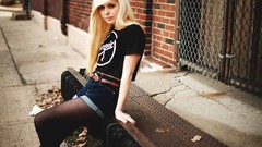 Woman jeans Friends blondes skirts brunettes teen