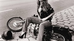 Woman jeans Gisele Bundchen lipstick blondes blue eyes Leather 