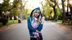 Woman jeans roads blondes Taylor McCutchan