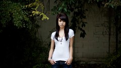 Woman jeans t-shirts brunettes Taylor McCutchan Breana Rich