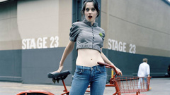 Woman jeans zooey deschanel