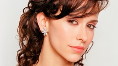 Woman Jennifer Love Hewitt