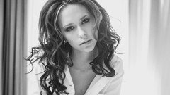 Woman Jennifer Love Hewitt