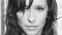 Woman Jennifer Love Hewitt grayscale