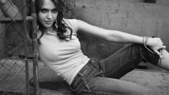 Woman Jessica Alba Actress
