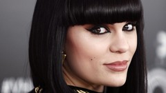 Woman jessie j brunettes eye make-up