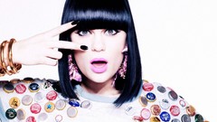 Woman jessie j singers