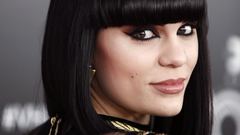 Woman jessie j singers