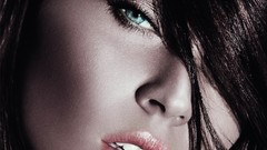 Woman juice Megan Fox brunettes