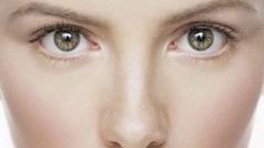 Woman Kate Beckinsale faces Actress