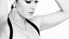 Woman Kate Winslet monochrome grayscale necklaces fashion 